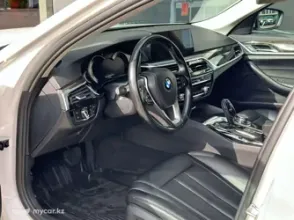 фото BMW 5 серия 2017 года с пробегом за 18900000 тенге в undefined - фото 4
