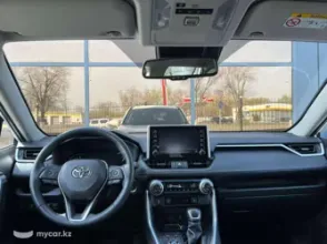 фото Toyota RAV4 2021 года с пробегом за 25200000 тенге в undefined - фото 2