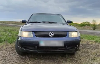фото Volkswagen Passat 1996 года с пробегом за 1600000 тенге в undefined