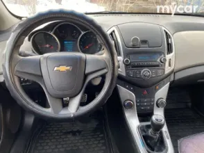 фото Chevrolet Cruze 2013 года с пробегом за 4000000 тенге в undefined - фото 3