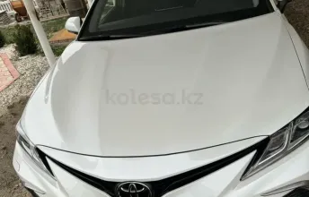 фото Toyota Camry 2021 года с пробегом за 15700000 тенге в undefined