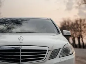 фото Mercedes-Benz E-Класс 2011 года с пробегом за 9000000 тенге в undefined - фото 2