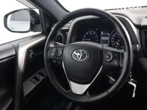 фото Toyota RAV4 2018 года с пробегом за 11800000 тенге в undefined - фото 3