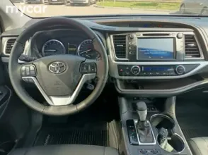 фото Toyota Highlander 2019 года с пробегом за 22475000 тенге в undefined - фото 2