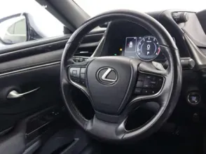 фото Lexus ES 2018 года с пробегом за 16990000 тенге в undefined - фото 4