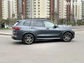 фото BMW X5 2022 года с пробегом за 55000000 тенге в undefined - фото 2