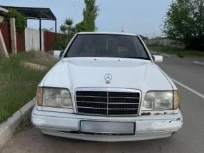 фото Mercedes-Benz E-Класс 1993 года с пробегом за 1450000 тенге в undefined - фото 1