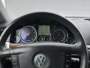 фото Volkswagen Touareg 2005 года с пробегом за 6100000 тенге в undefined - фото 3