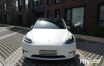 фото Tesla Model Y 2023 года с пробегом за 32000000 тенге в undefined