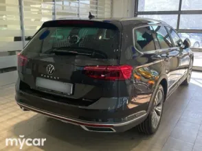 фото Volkswagen Passat 2022 года с пробегом за 21000000 тенге в undefined - фото 4