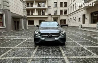 фото Mercedes-Benz E-Класс 2018 года с пробегом за 25000000 тенге в undefined