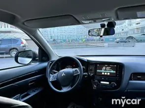 фото Mitsubishi Outlander 2022 года с пробегом за 10200000 тенге в undefined - фото 2
