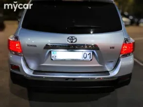 фото Toyota Highlander 2013 года с пробегом за 14500000 тенге в undefined - фото 4