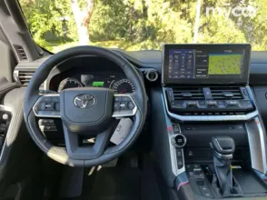 фото Toyota Land Cruiser 2022 года с пробегом за 58948000 тенге в undefined - фото 2