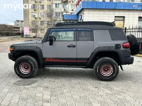 фото Toyota FJ Cruiser 2007 года с пробегом за 13300000 тенге в undefined - фото 4