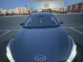 фото JAC J7 2023 года с пробегом за 5800000 тенге в undefined - фото 2