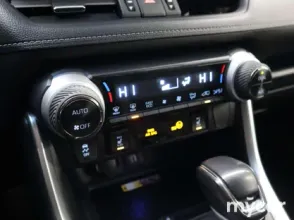 фото Toyota RAV4 2023 года с пробегом за 18090000 тенге в undefined - фото 3