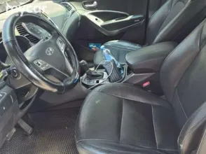 фото Hyundai Santa Fe 2013 года с пробегом за 8900000 тенге в undefined - фото 4