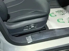 фото Hongqi E-QM5 2024 года с пробегом за 8600000 тенге в undefined - фото 4