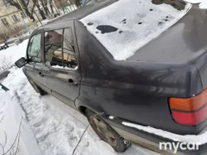 фото Volkswagen Vento 1993 года с пробегом за 1100000 тенге в undefined - фото 2