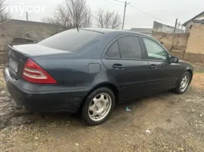 фото Mercedes-Benz C-Класс 2002 года с пробегом за 2100000 тенге в undefined - фото 4