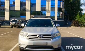 фото Toyota Highlander 2013 года с пробегом за 12500000 тенге в undefined - фото 1