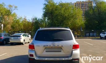 фото Toyota Highlander 2013 года с пробегом за 12500000 тенге в undefined - фото 3