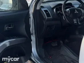 фото Mitsubishi Outlander 2008 года с пробегом за 5700000 тенге в undefined - фото 4