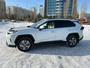 фото Toyota RAV4 2023 года с пробегом за 19000000 тенге в undefined - фото 2