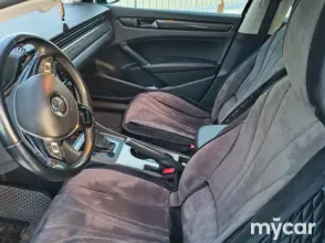 фото Volkswagen Passat (North America) 2020 года с пробегом за 10500000 тенге в undefined - фото 4