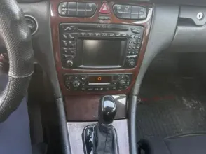 фото Mercedes-Benz C-Класс 2002 года с пробегом за 2600000 тенге в undefined - фото 4