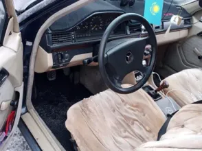 фото Mercedes-Benz E-Класс 1992 года с пробегом за 1000000 тенге в undefined - фото 2