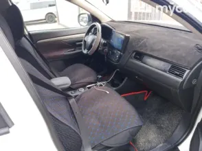 фото Mitsubishi Outlander 2013 года с пробегом за 7300000 тенге в undefined - фото 2