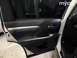 фото Toyota Highlander 2019 года с пробегом за 22599999 тенге в undefined - фото 3