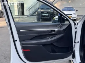 фото Hyundai Sonata 2023 года с пробегом за 12200000 тенге в undefined - фото 2