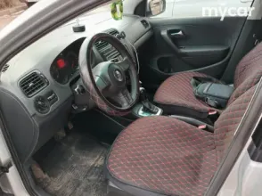 фото Volkswagen Polo 2014 года с пробегом за 4500000 тенге в undefined - фото 4