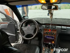 фото Mercedes-Benz E-Класс 1998 года с пробегом за 2800000 тенге в undefined - фото 3