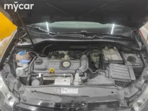 фото Volkswagen Golf 2009 года с пробегом за 4300000 тенге в undefined - фото 2