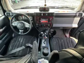 фото Toyota FJ Cruiser 2006 года с пробегом за 13000000 тенге в undefined - фото 3