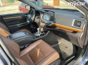 фото Toyota Highlander 2019 года с пробегом за 18000000 тенге в undefined - фото 4