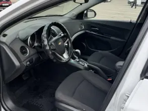 фото Chevrolet Cruze 2013 года с пробегом за 4400000 тенге в undefined - фото 2