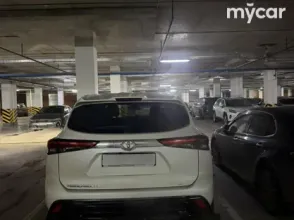 фото Toyota Highlander 2020 года с пробегом за 24500000 тенге в undefined - фото 4