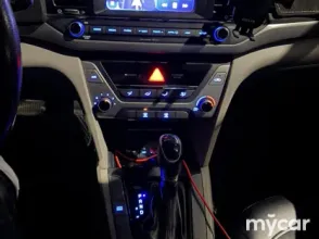 фото Hyundai Elantra 2018 года с пробегом за 7300000 тенге в undefined - фото 4