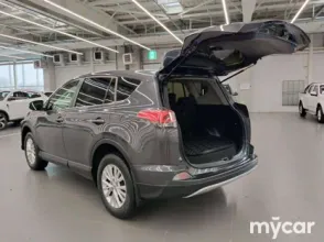 фото Toyota RAV4 2016 года с пробегом за 10000000 тенге в undefined - фото 4