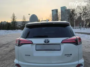 фото Toyota RAV4 2016 года с пробегом за 10800000 тенге в undefined - фото 4
