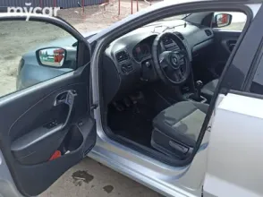 фото Volkswagen Polo 2013 года с пробегом за 3600000 тенге в undefined - фото 3