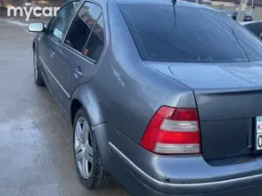 фото Volkswagen Jetta 2004 года с пробегом за 2500000 тенге в undefined - фото 3