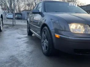 фото Volkswagen Jetta 2004 года с пробегом за 2500000 тенге в undefined - фото 3