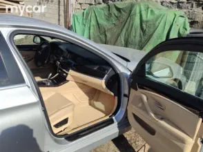 фото BMW 5 серия 2012 года с пробегом за 10700000 тенге в undefined - фото 3