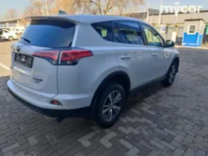 фото Toyota RAV4 2018 года с пробегом за 10900000 тенге в undefined - фото 2